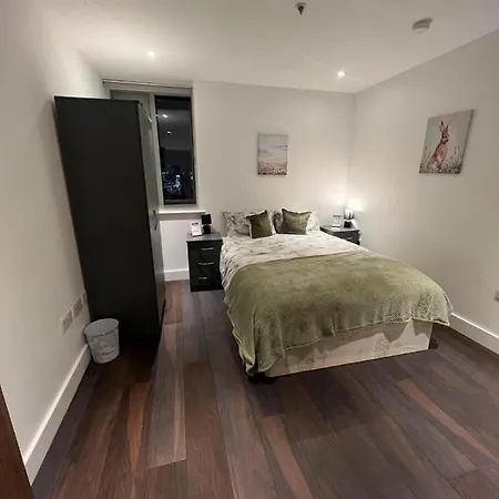 Spacious Sleep 7 Flat 20 Mins Central London Bp65 Exterior photo