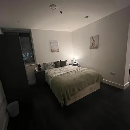 Spacious Sleep 7 Flat 20 Mins Central London Bp65 Exterior photo