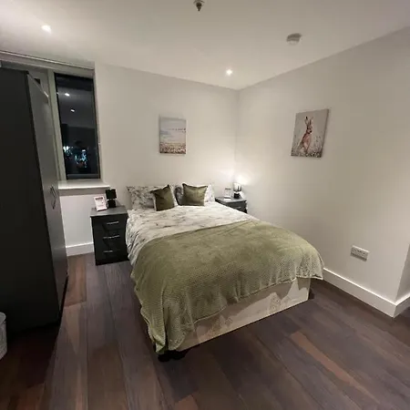 Spacious Sleep 7 Flat 20 Mins Central London Bp65 Exterior photo
