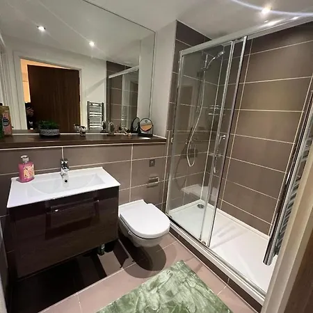 Spacious Sleep 7 Flat 20 Mins Central London Bp65 Exterior photo