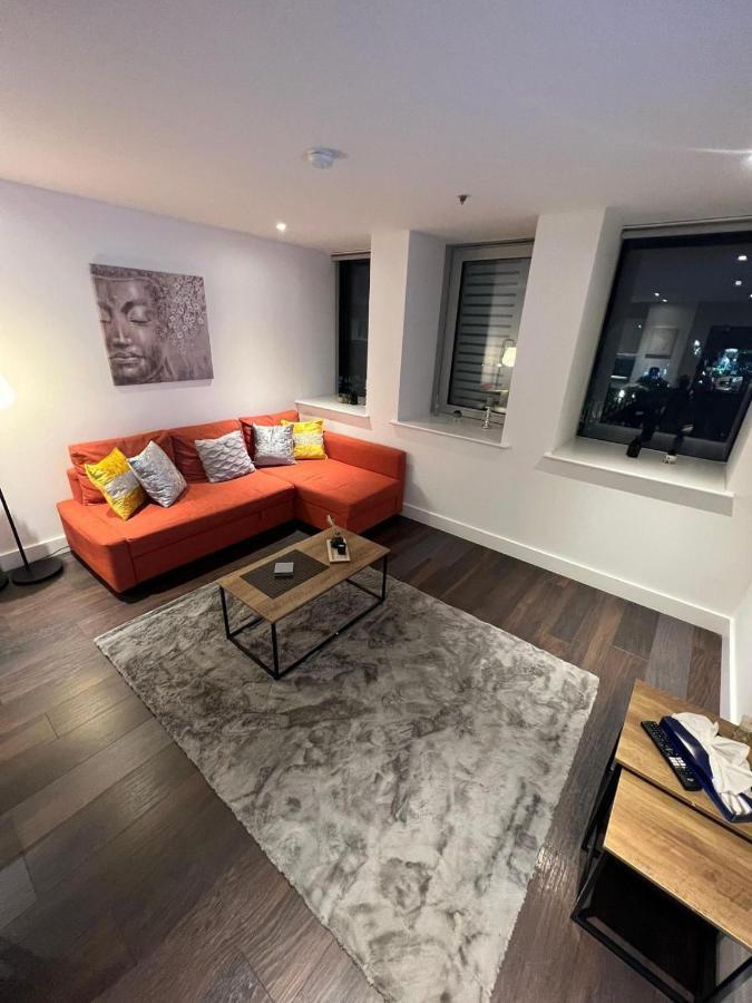 Apartment Spacious Sleep 7 Flat 20 Mins Bp65 London