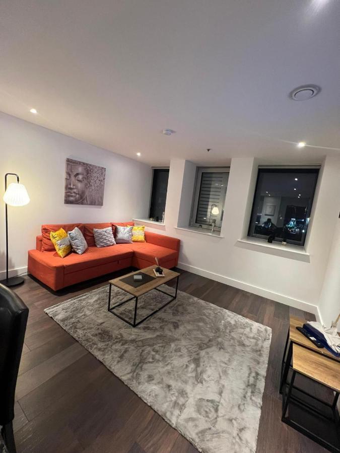 Apartment Spacious Sleep 7 Flat 20 Mins Bp65 London