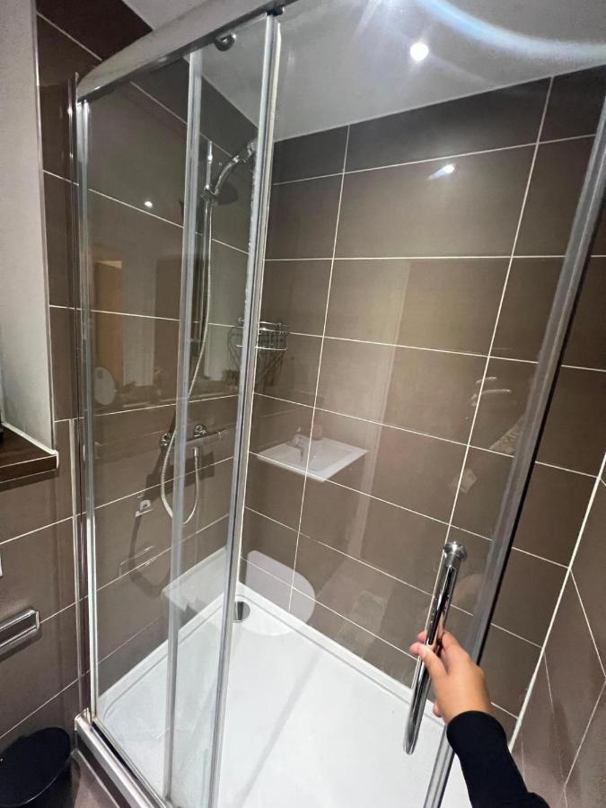Apartment Spacious Sleep 7 Flat 20 Mins Bp65
